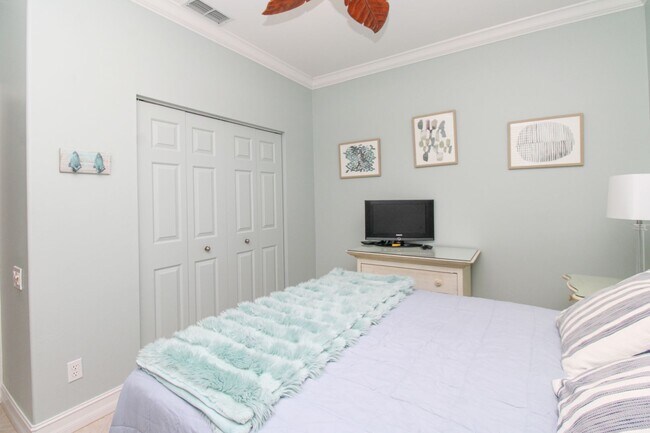 Building Photo - ** 2 PLUS DEN\2 BATH CONDO IN BARBADOS AT ...