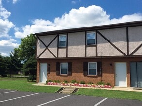 Building Photo - Bluff Gardens Apartments