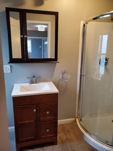 Building Photo - 496 Edwards Ave