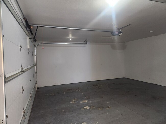 Building Photo - 801 N 24th Ave