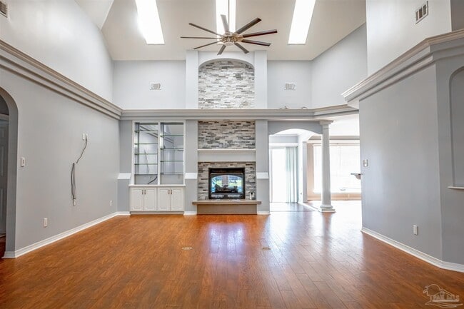 Building Photo - 400 Ridge Wood Cir