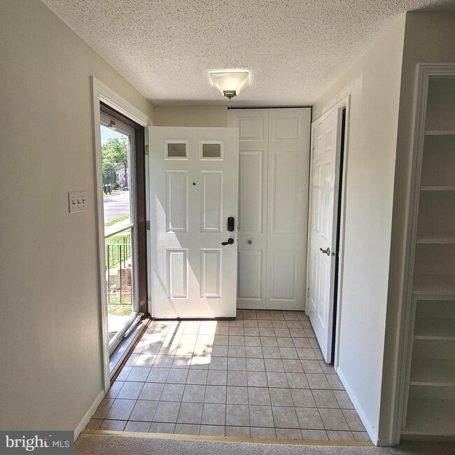Building Photo - 5302 Harbor Ct Dr