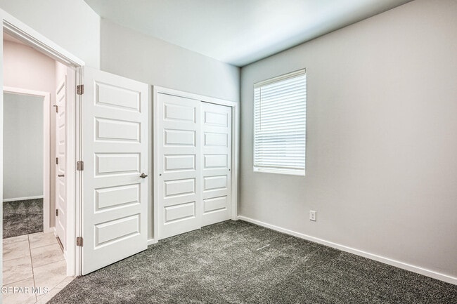 Building Photo - 916 Pettus Pl