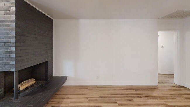 Building Photo - Charming Redlands Home