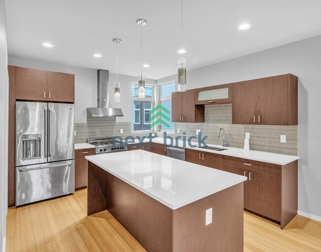 Building Photo - 3BR / 3BA Single-Family Home in Desirable Seattle Neighborhood