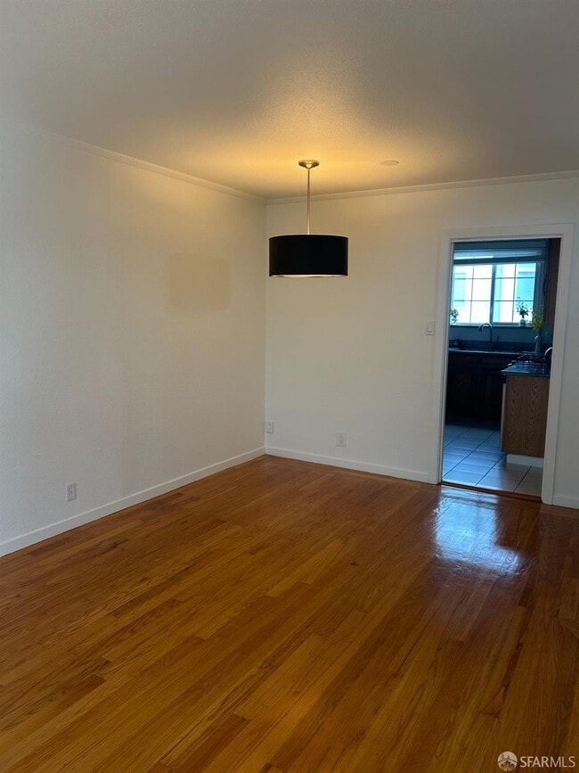 Building Photo - 255 Molimo Dr