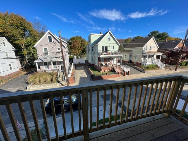 Building Photo - 29 Alpine St