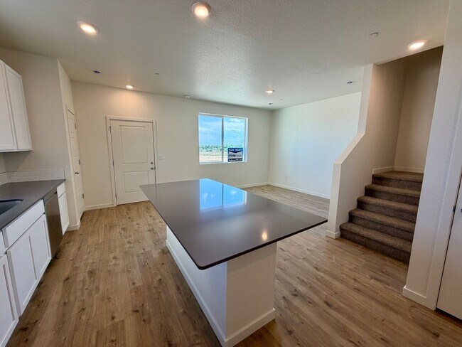 Building Photo - 3932 Pinnacles Ct
