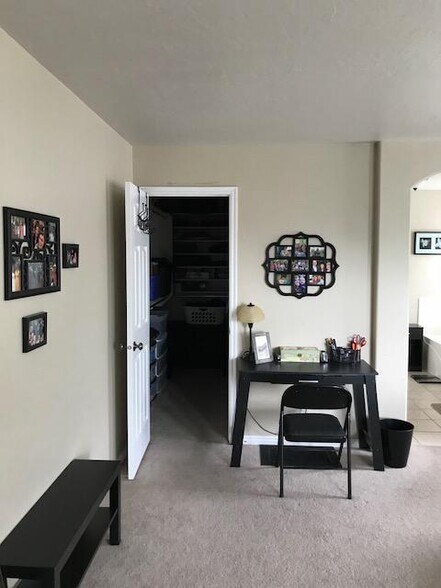 Building Photo - 1297 S 1430 E