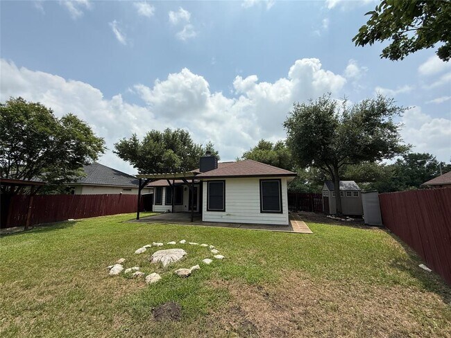 Building Photo - 501 Morning Dove Dr
