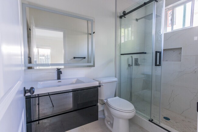 Building Photo - 130 S Harper Ave