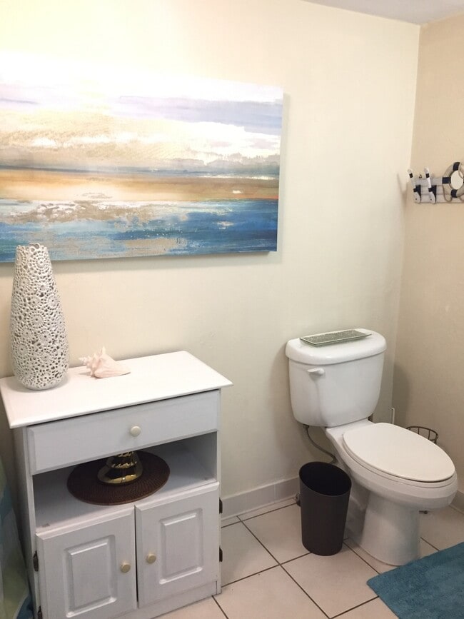 Building Photo - Ocean FRONT Studio! Amazing and must see! DEPOSIT-FREE Renting option thru OBLIGO! Deposit Altern...