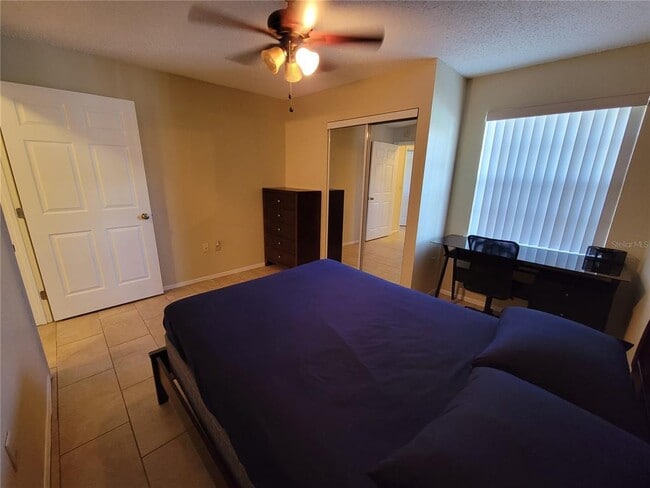 Building Photo - 3705 SW 27th St