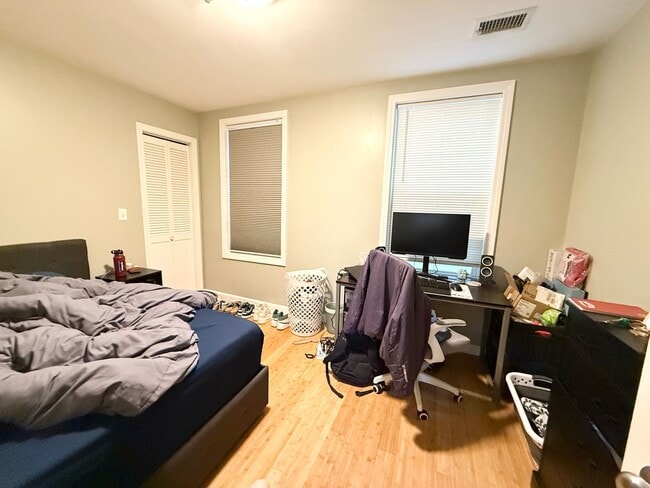 Building Photo - B-Line/ Packard's Corner 4-Bed/2 Bath