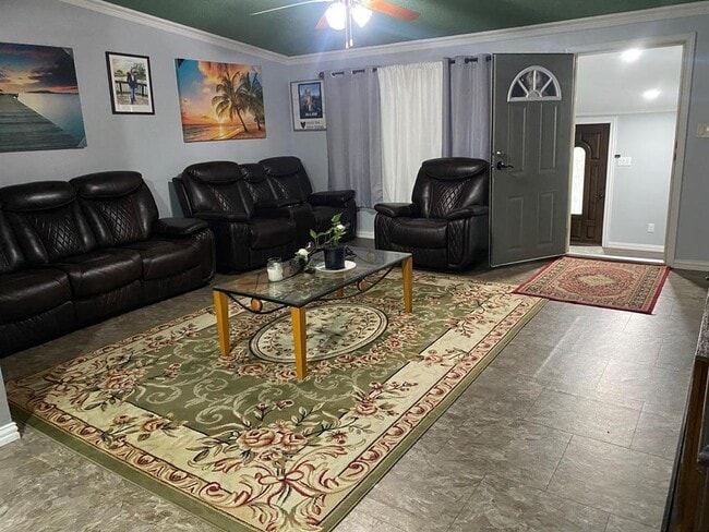 Building Photo - 25845 Peach Dr