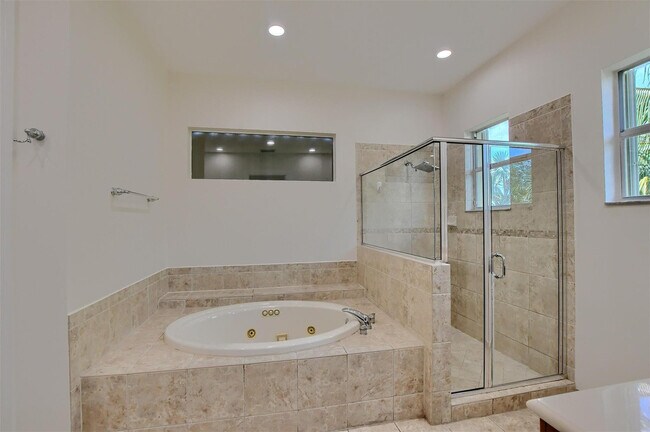 Building Photo - 8290 NW 105th Ln