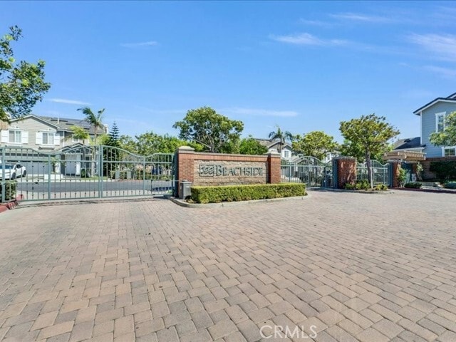 Building Photo - 8045 Zuma Dr