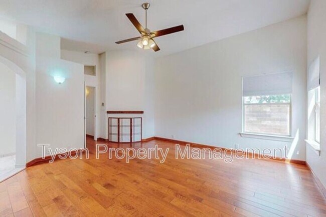 Building Photo - 11512 Jewel Cave Rd SE
