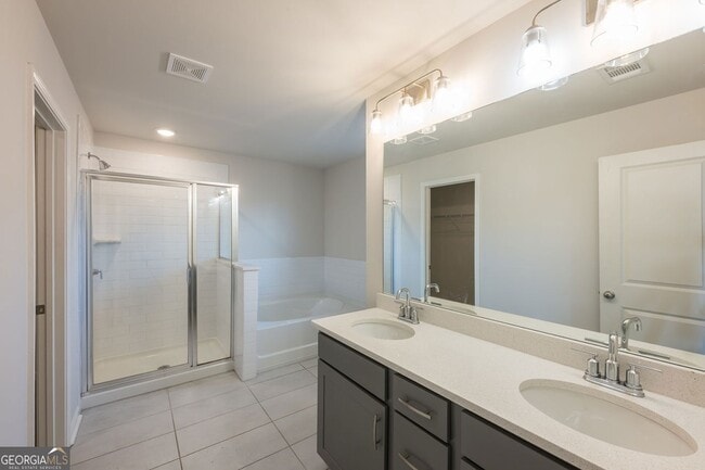 Building Photo - 2928 Cottage Ln