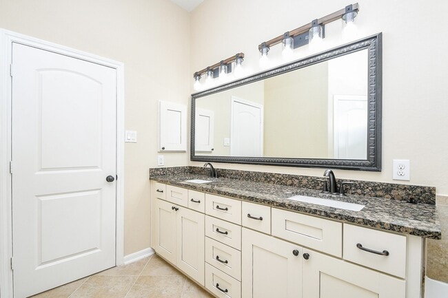 Building Photo - 23310 Isola St