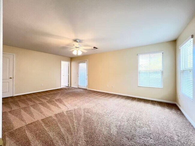 Building Photo - 10555 Winter Grass Dr