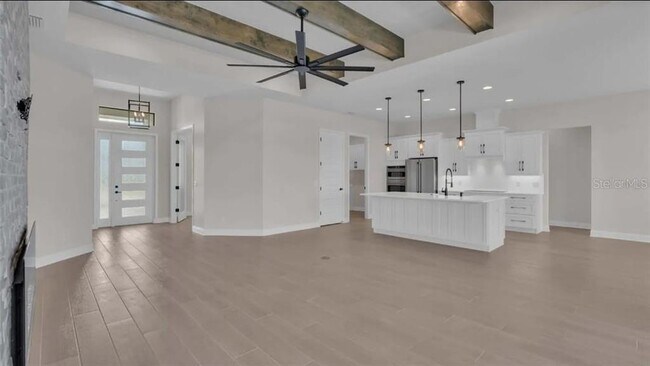 Building Photo - 6980 Bentridge Dr