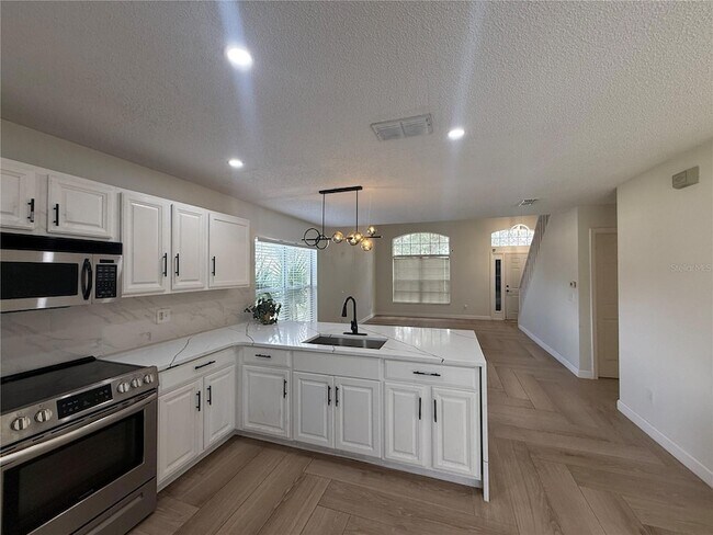 Building Photo - 10497 Sun Villa Blvd