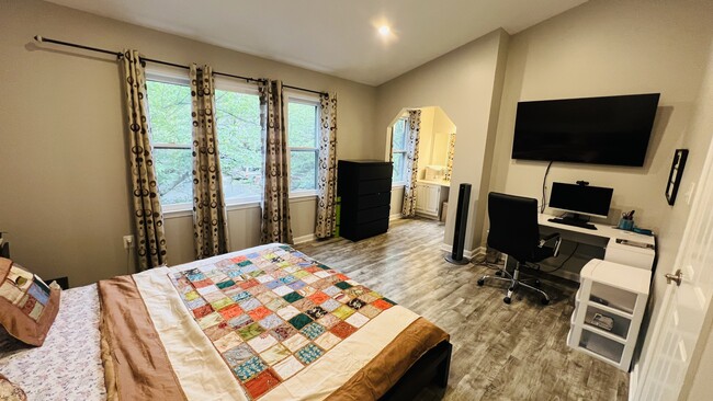 Building Photo - 12480 Sweet Leaf Ter