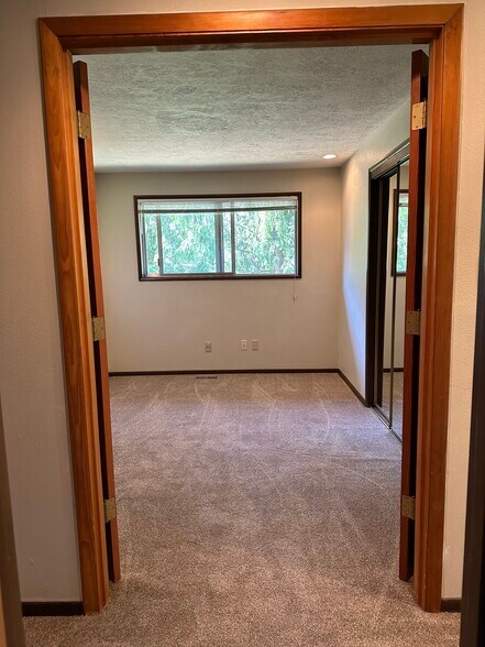 Building Photo - 8617 SW 49th Ave