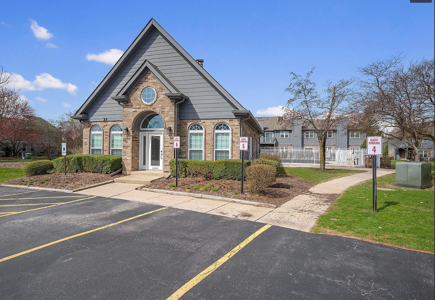 Building Photo - 11 Foxcroft Rd