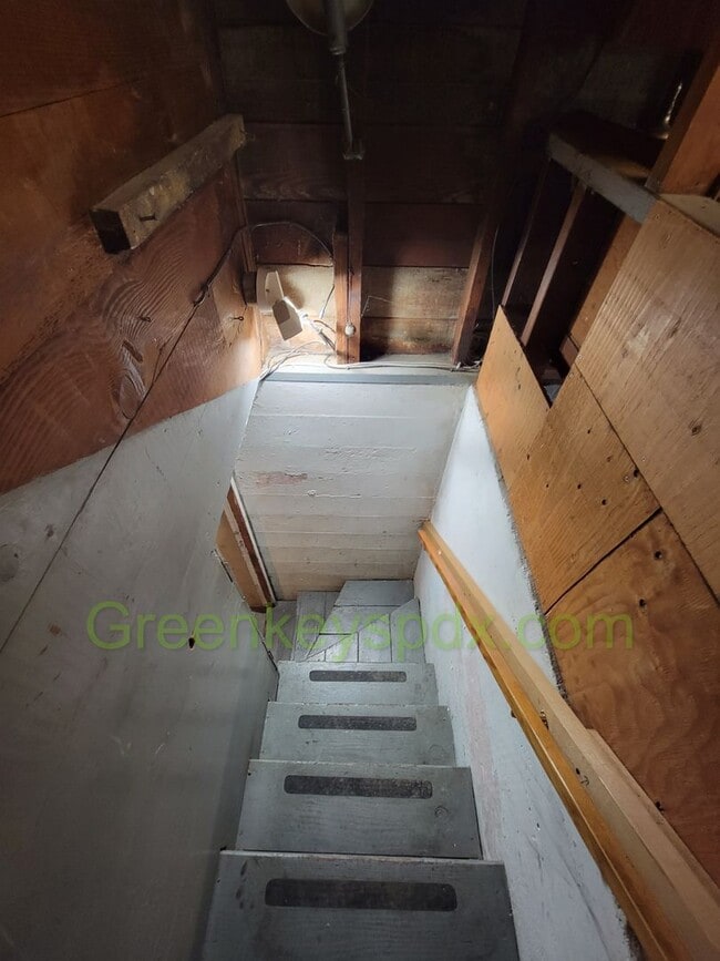 Building Photo - Beautiful 2 Bedroom 1 Bath House with Atta...