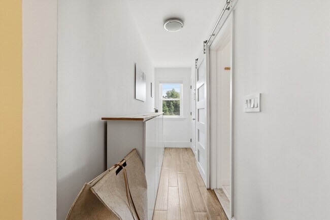 Building Photo - 88 Vernal St