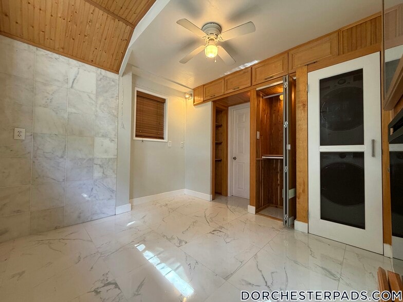 Building Photo - 235 Savin Hill Ave