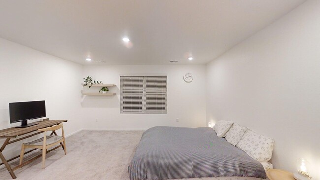 Building Photo - 13489 Waterthrush St