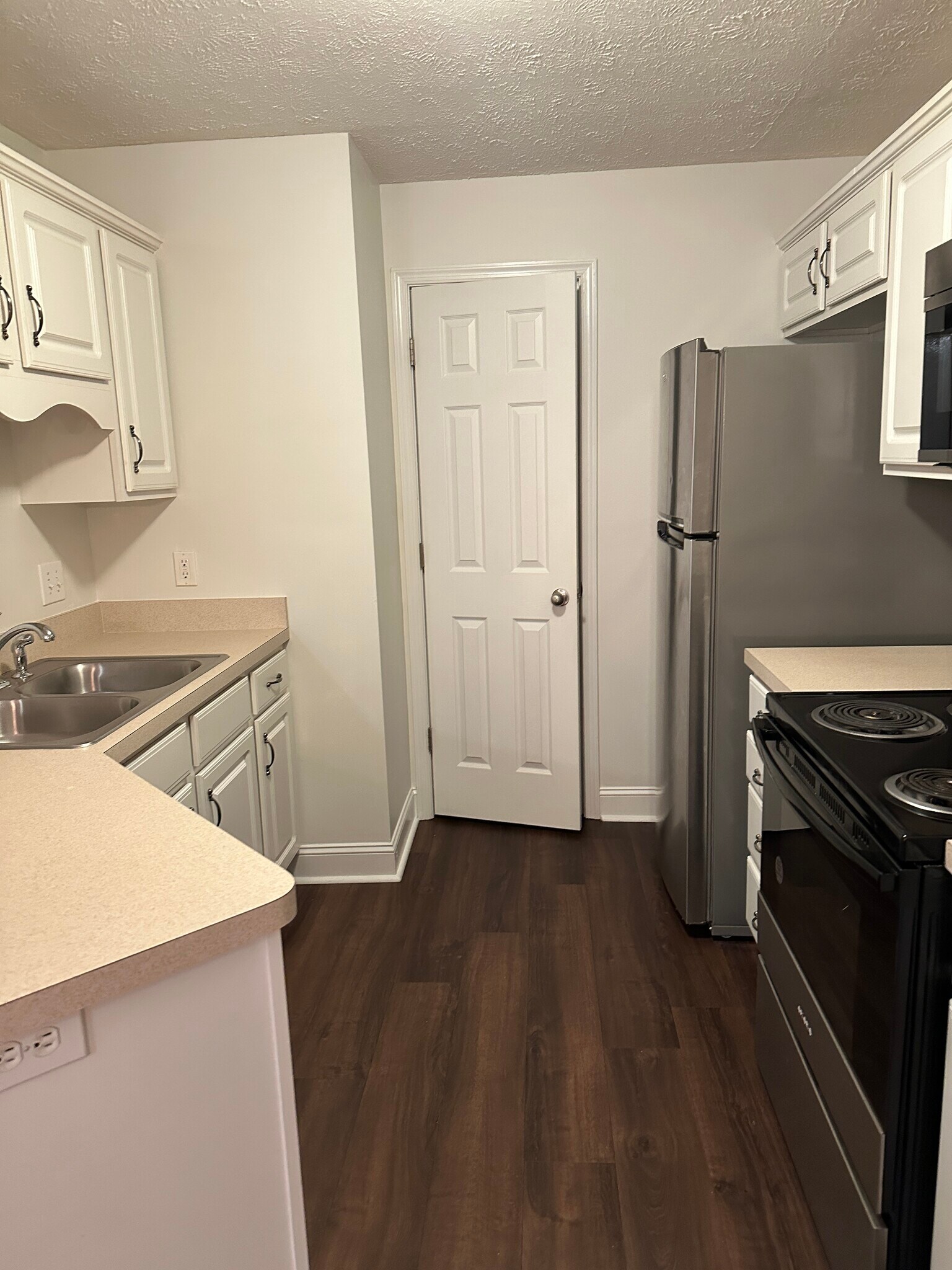 Building Photo - 623 Wyndhurst Dr