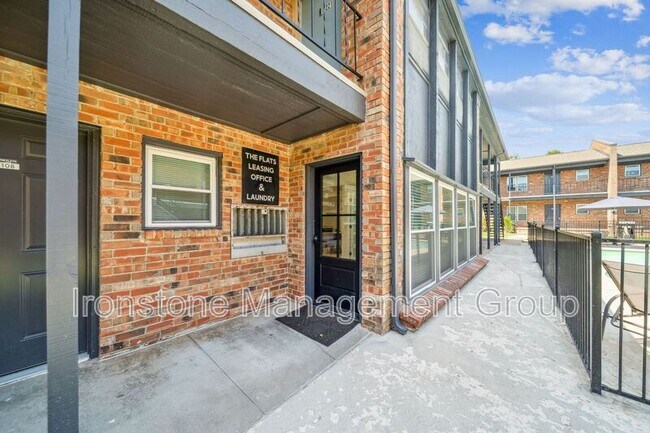 Building Photo - 3165 E 49th St