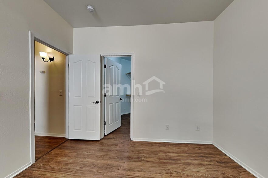 Building Photo - 17578 W Ironwood St