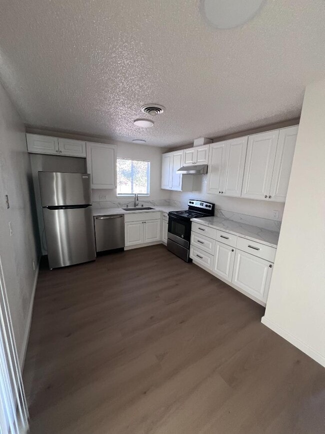 Building Photo - 1178-1180 1210-1212 Forestwood Dr