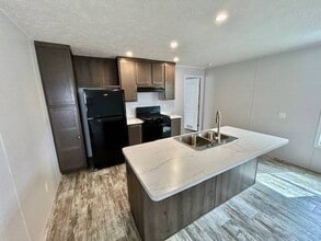 Building Photo - 1560 Bethel-New Richmond Rd