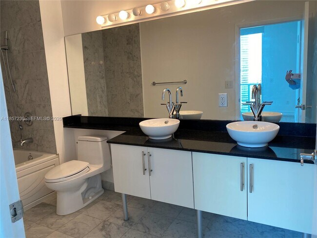 Building Photo - 31 SE 5th St