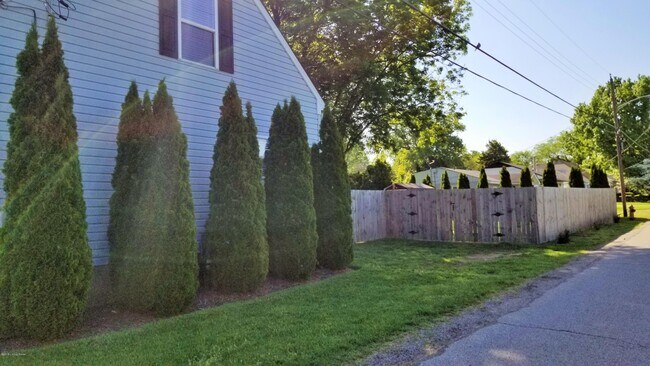 Building Photo - 8900 Prospect St