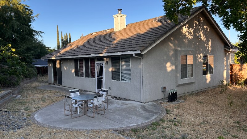 Building Photo - 2316 Reindeer Ct