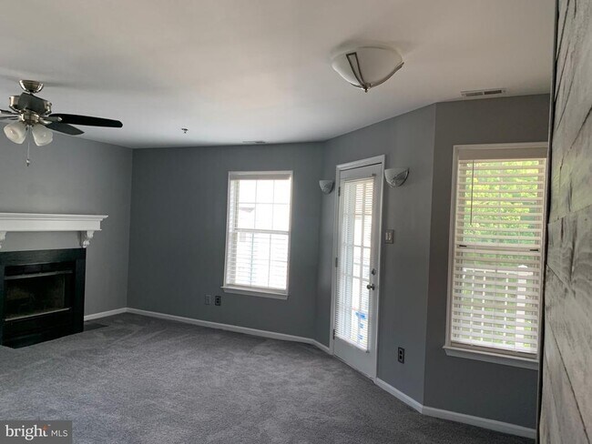 Building Photo - 809 Willings Way