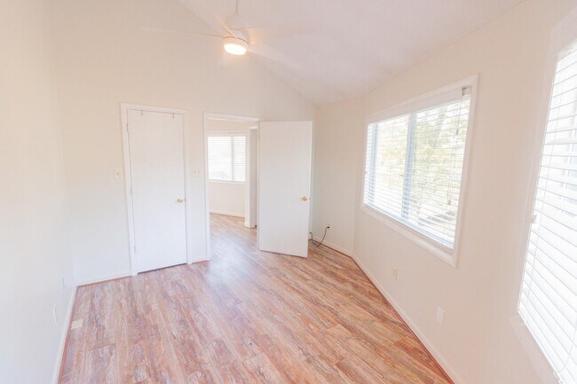 Building Photo - 505 Tree Top Ln