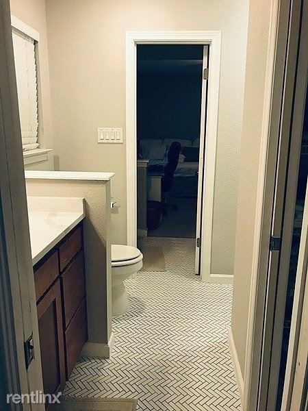 Building Photo - 1899 Westlake Dr