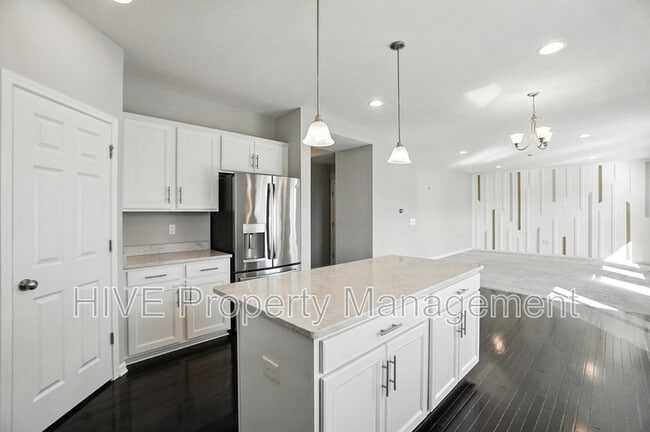 Building Photo - 6888 Lady Abigail Dr