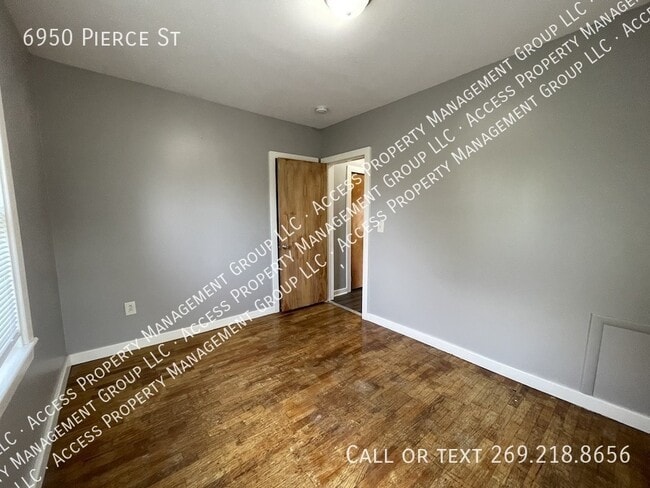 Building Photo - 6950 Pierce St