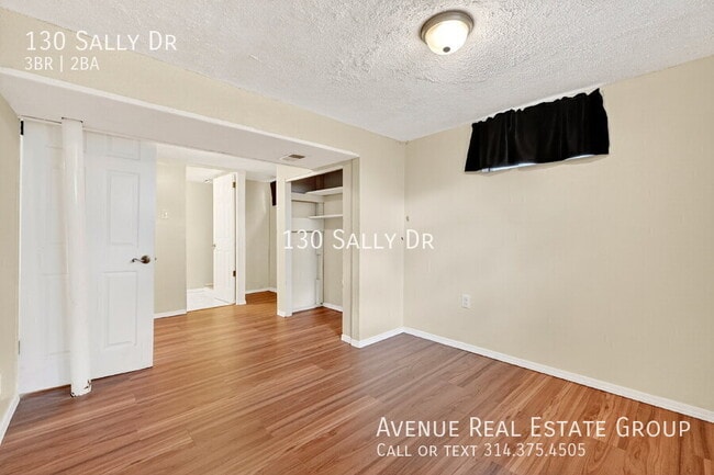 Building Photo - 130 Sally Dr