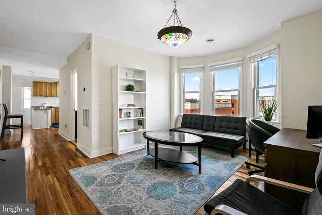 Building Photo - 600 N Linwood Ave