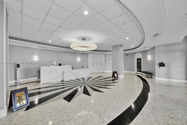 Building Photo - 3140 S Ocean Dr